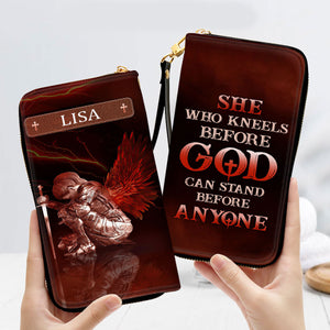 Who Kneels Before God Can Stand Before Anyone - Scripture Gifts For Women Of God - Personalized Clutch Purses - AT4081428