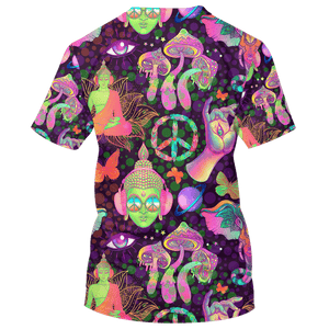 Hippie Buddha listening to music and mushrooms - T-Shirt